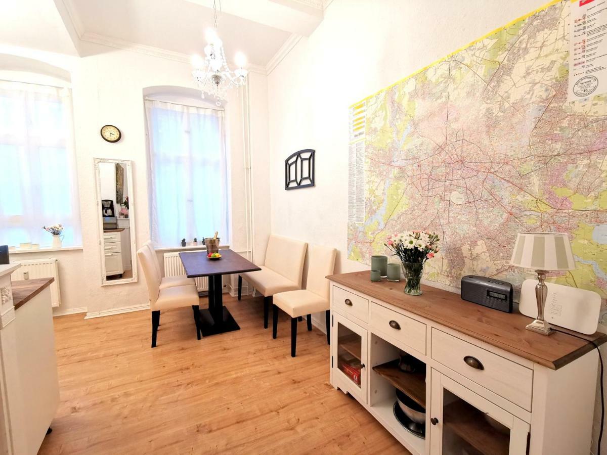Kvh By Rockchair Apartments L Superhost Status L Boxspringbett Am Schloss Charlottenburg Welcomes You! Berlin Exterior foto